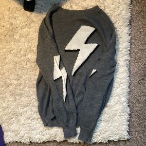 Grey women sweater, good condition barely used.